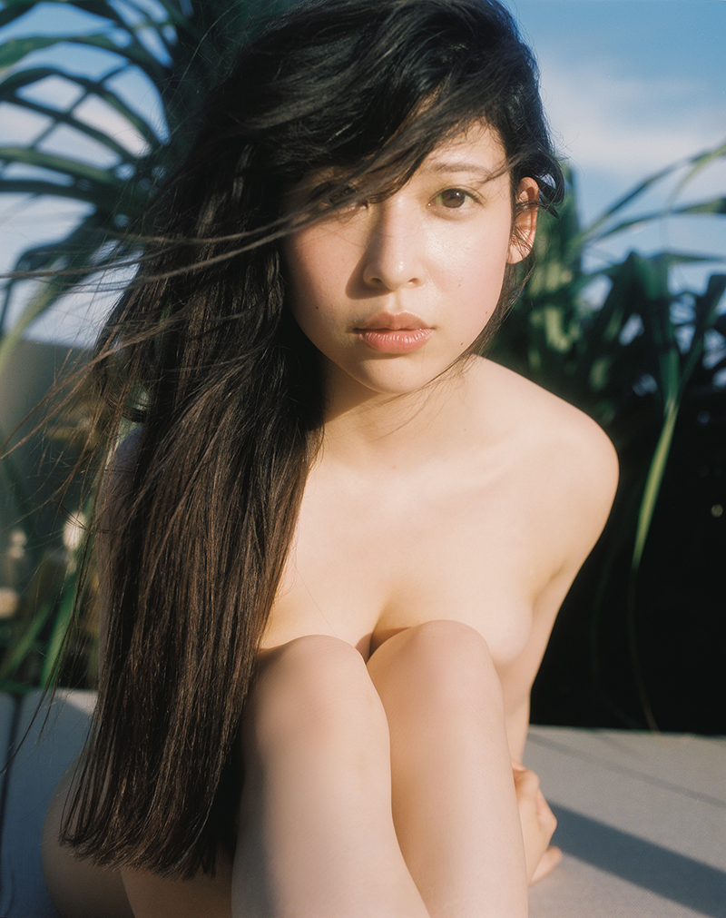 染野有来ファースト写真集(タイトル未定／講談社)より