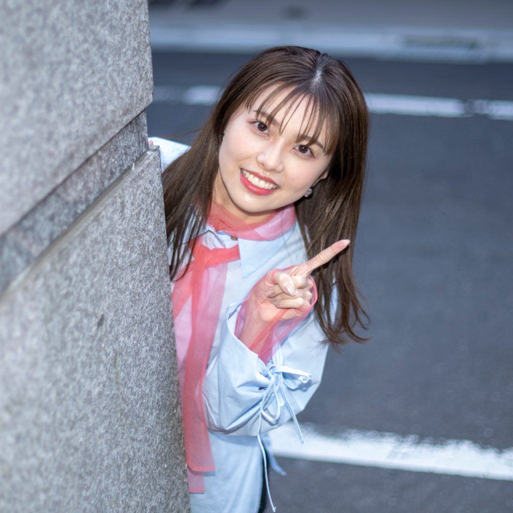 1st写真集「彼女の名前」(玄光社)を発売したHKT48地頭江音々