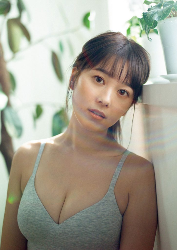 「週刊プレイボーイ 8&9号」に登場している小坂井祐莉絵