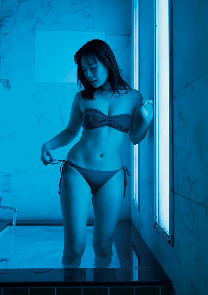 「【STRiKE!デジタル写真集】東雲うみ なんで? どうして?」より