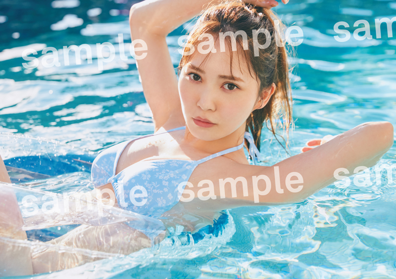 日向坂46加藤史帆1st写真集「#会いたい」よりHMV&BOOKS3店舗限定でもらえる「折り目なしポスター(B3)」