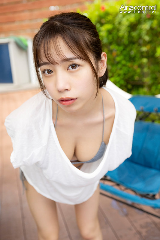 グラビアアイドル乙陽葵イメージDVD「こしゃくな美少女」より