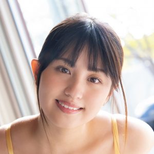 グラビアアイドル花咲楓香『週刊FLASH』で迫力美ボディーを披露