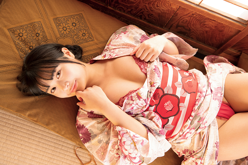 グラビアアイドル西本ヒカルイメージDVD「誰かのものにならないで」より