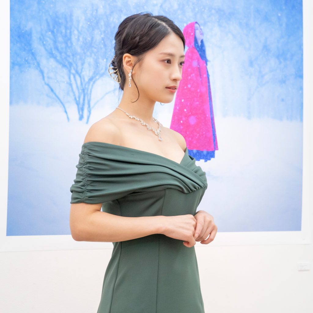 「澄⽥綾乃×LUCKMAN写真展『if…』」取材会に出席した澄田綾乃