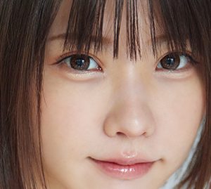 えなこ、ビキニ姿で神秘的過ぎるSラインを披露「ヒップラインが最高」「抜群のスタイル！」「今日もキレイ」「いつもおキレイです」