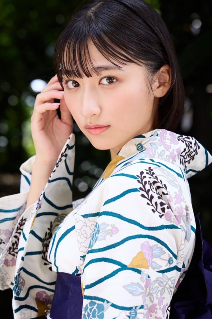 Devil ANTHEM.水野瞳1st写真集『AKIRA』