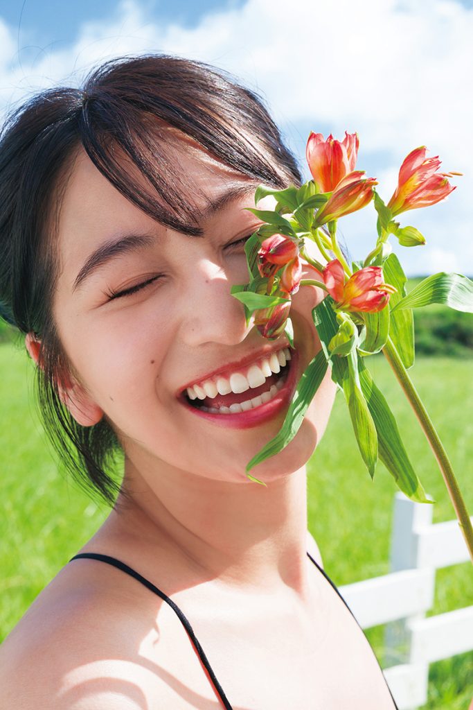 榎原依那1st写真集「Inaism」