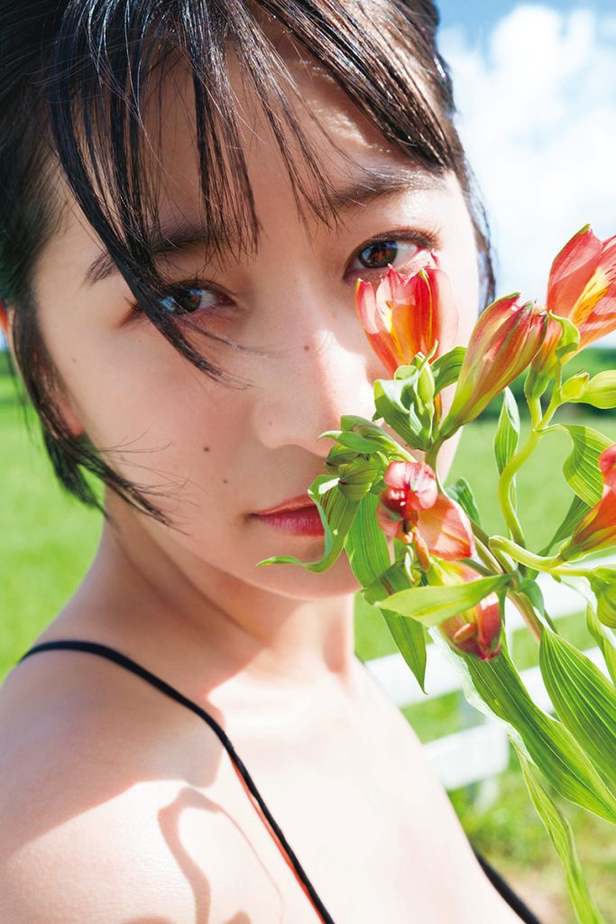 榎原依那1st写真集「Inaism」