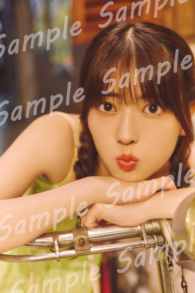 乃木坂46岩本蓮加1st写真集『いたずらな風』より書店別ポストカード(全15種類/未来屋書店・アシーネ)