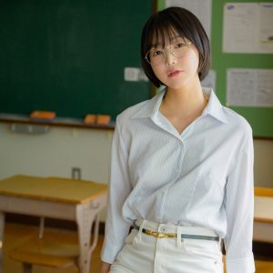 辰巳シーナ、元“恵比寿マスカッツ”が魅力たっぷりな教師役を演じるグラビアDVD