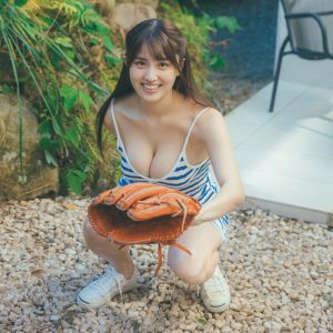 なまらやわらかい“変幻自在”ボディー花咲楓香『週プレ』3度目の撮り下ろし