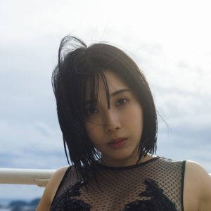 現役薬学部生グラドル三橋くん、森の中でベランダで…開放的なグラビアショット