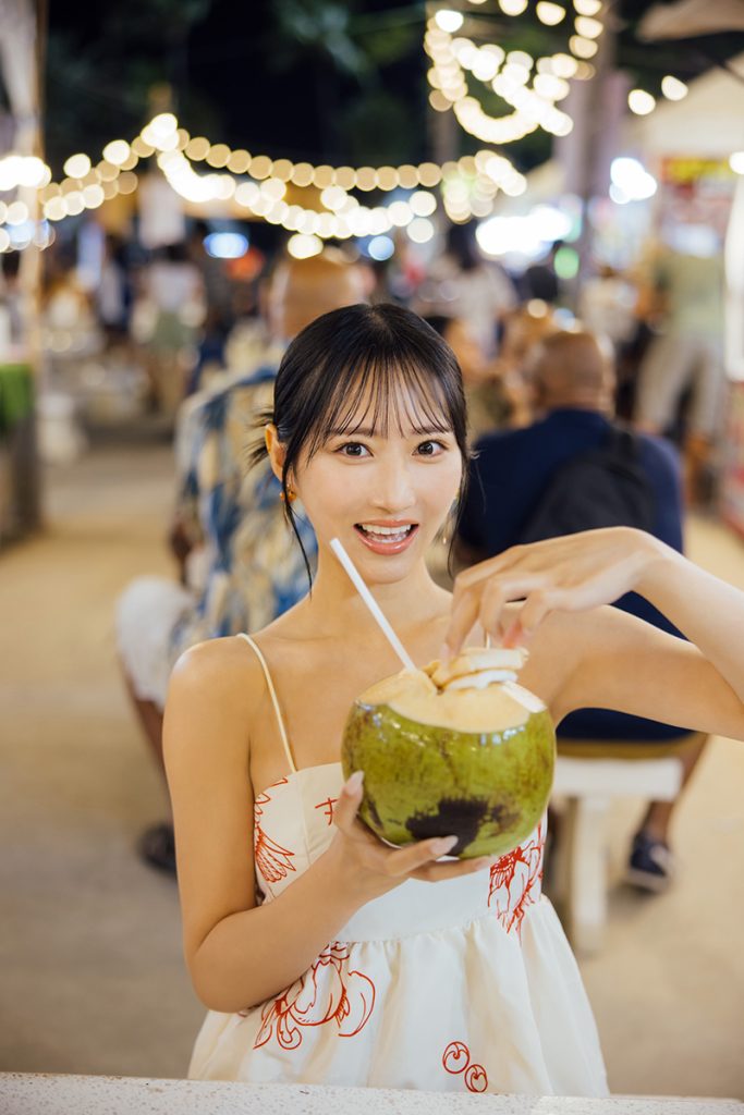 川瀬もえ1st写真集より