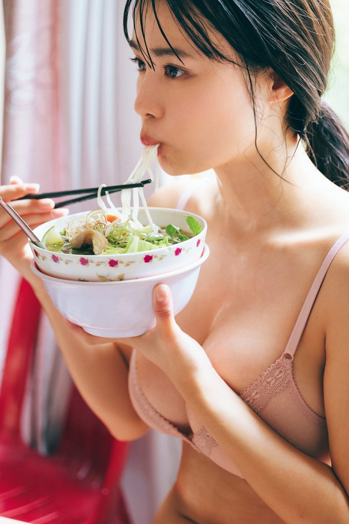 豊島心桜1st写真集『心桜ばかり』