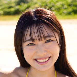 若干21歳で“女王蜂”の貫禄！星野琴、はち切れんばかりの美ボディーで迫る最新作
