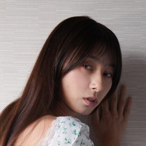貧乏アイドルから大人の女性に成長！桑田彩、最新作では男性を惑わすセクシーコンシェルジュを熱演