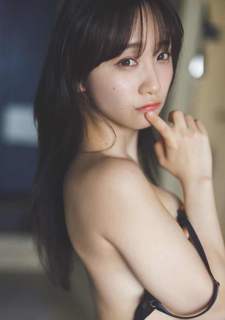 『週刊プレイボーイ17号』に登場している伊織もえ