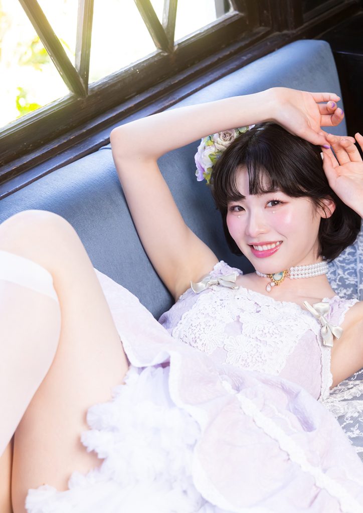 『浅井七海1st写真集 ナナミイロ』