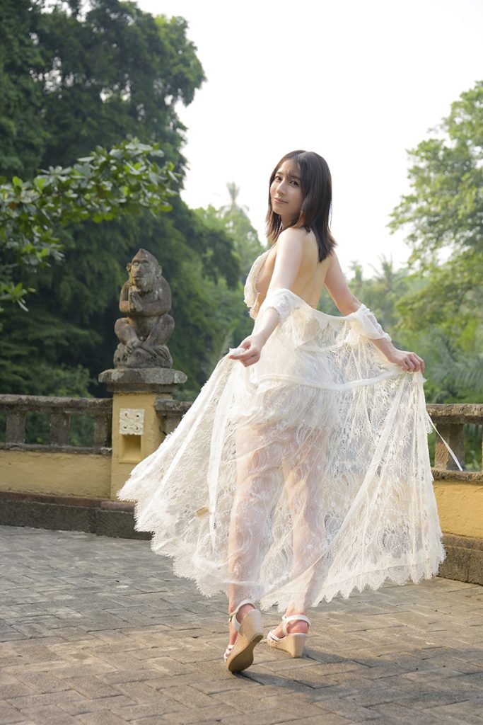 グラビアアイドル佐々木優佳里イメージDVD「君と、ゆかり」より