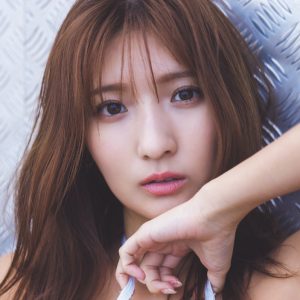 “軽トラ女子”三田悠貴、美人整備士に扮し妄想全開のグラビアショット
