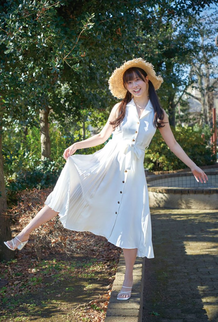 グラビアアイドル椿木りさこイメージDVD「花びらの吐息」より