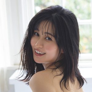 天然グラマラスボディー未梨一花、半端ない弾力を上から下から激写