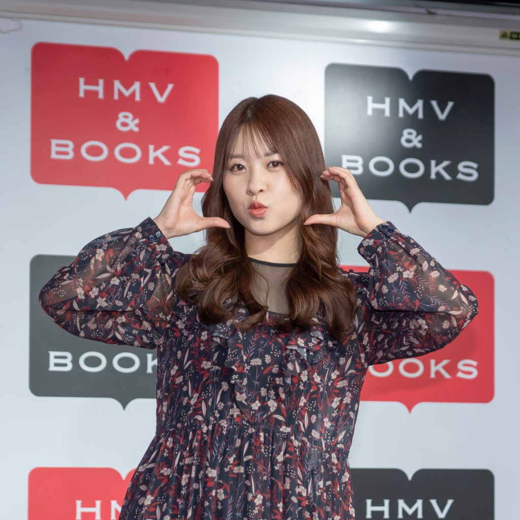 中西智代梨1st写真集「ちより日和」発売記念取材会より