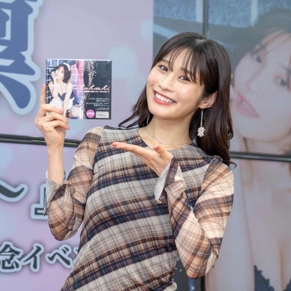 トレーディングカード発売記念取材会に出席した高橋凛