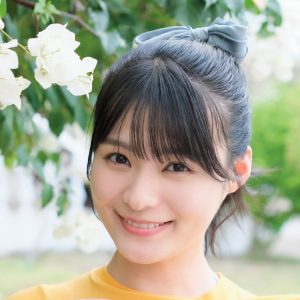 星名美津紀、グラビア界の絶対的エースが魅惑のCAさんに変身