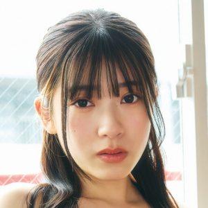 「ミスマガジン2022」読者特別賞 三野宮鈴、水着からランジェリーまで美ボディー披露