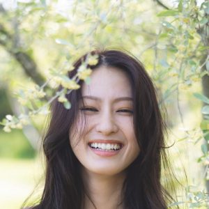 グラビアアイドル澄田綾乃、こぼれ落ちそうな美ボディーを披露