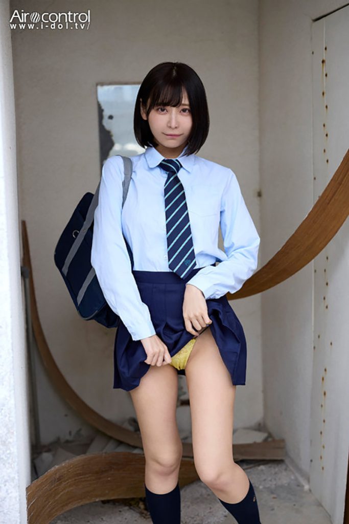 グラビアアイドル小日向結衣イメージDVD＆Blu-ray「vs仮想エロス」より