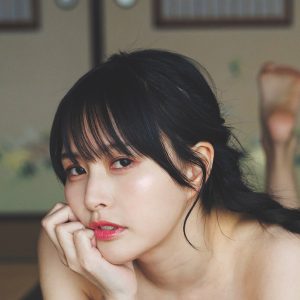 人気声優が初水着グラビア