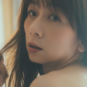 デビュー20周年…レジェンドグラビアアイドル『週プレ』に登場！泡風呂ほか解放的なショットも