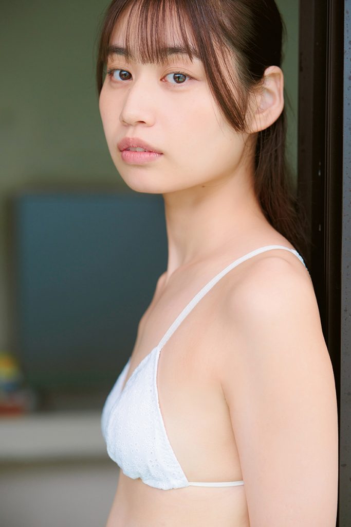 元HKT48・安陪恭加イメージDVD「Smile Beauty」より