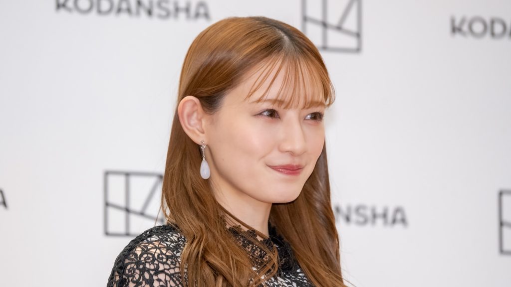 2nd写真集『掻き立てる』発売記念取材会に出席した中田花奈