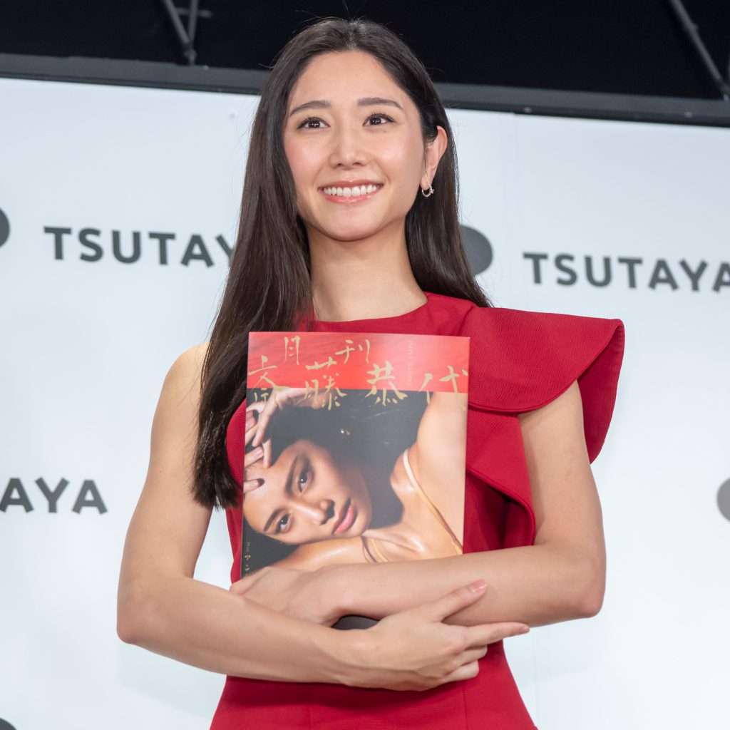 グラビアアイドル斎藤恭代が「月刊 斎藤恭代」発売記念取材会に出席