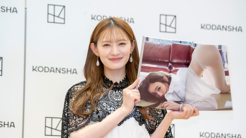 2nd写真集『掻き立てる』発売記念取材会に出席した中田花奈