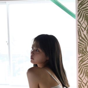 元国民的アイドルグループのメンバー、“30歳”の誕生日にメモリアルなデジタル写真集配信