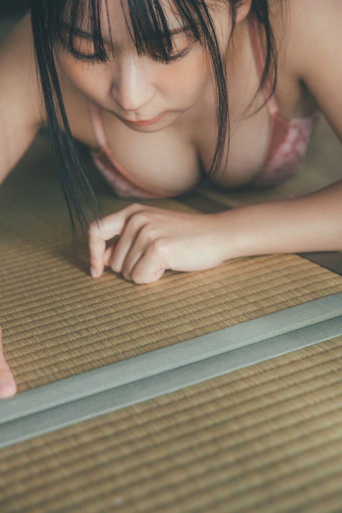 アンゴラ村長1st写真集『標準体型』より