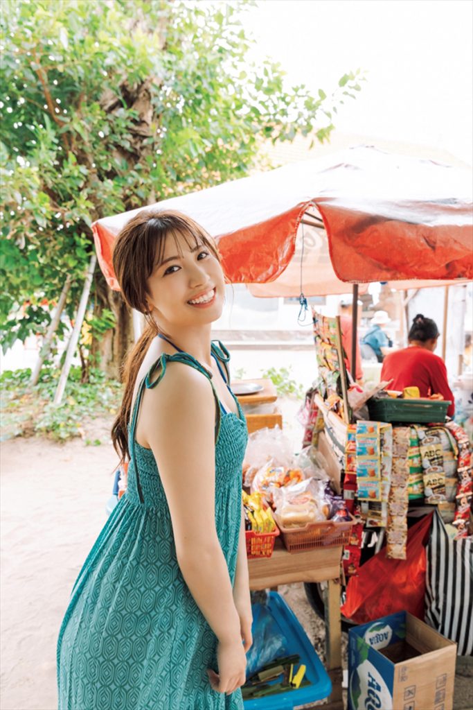 荒井優希1st写真集『無敵の素顔』より