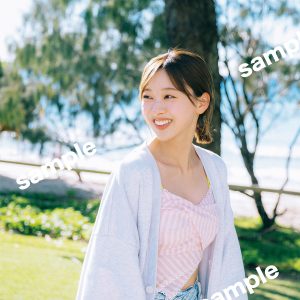 日向坂46富田鈴花、神々しいブルーの水着カット解禁！YouTube生配信当日限定特典公開