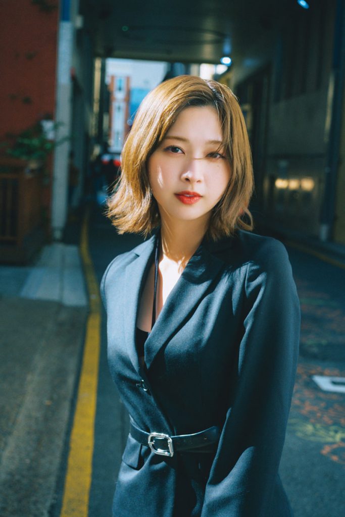 日向坂46富田鈴花1st写真集『鈴花サーキット』より