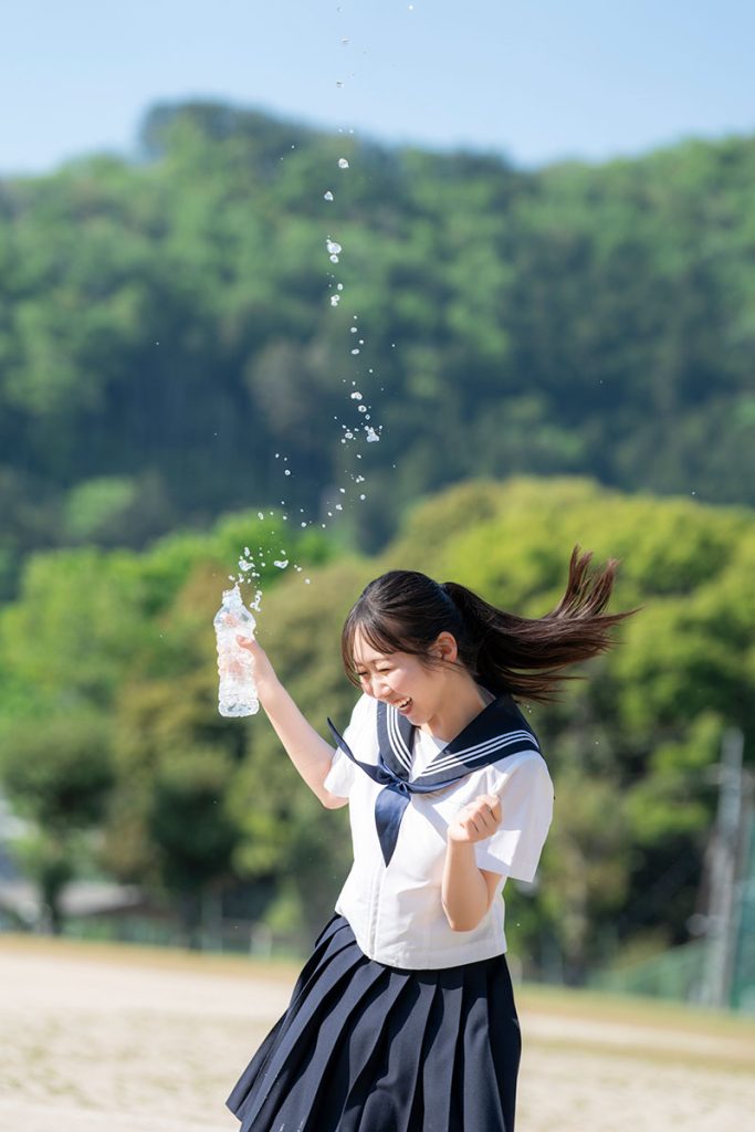 STU48・内海里音1st写真集より