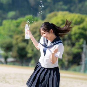 STU48内海里音1st写真集発売決定！美背中あらわなカットなど“ギャップ萌え”に注目