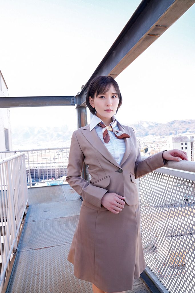 グラビアアイドル朝比奈祐未イメージDVD「快楽の檻」より