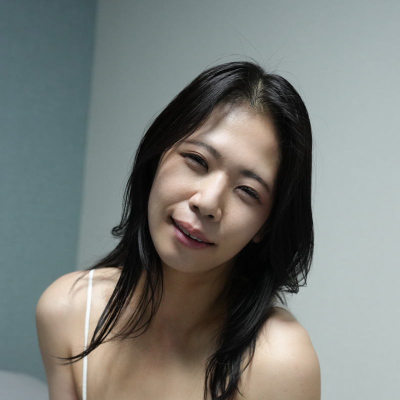 グラビアアイドルしずかイメージDVD「全方向美人妻」より