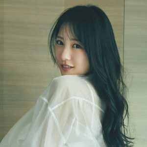 元NMB48横野すみれ、芸術的なパーフェクトボディー披露