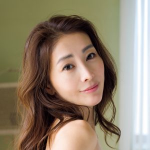 熊切あさ美、アンコールのグラビアショット！13年ぶりの艶姿が話題に